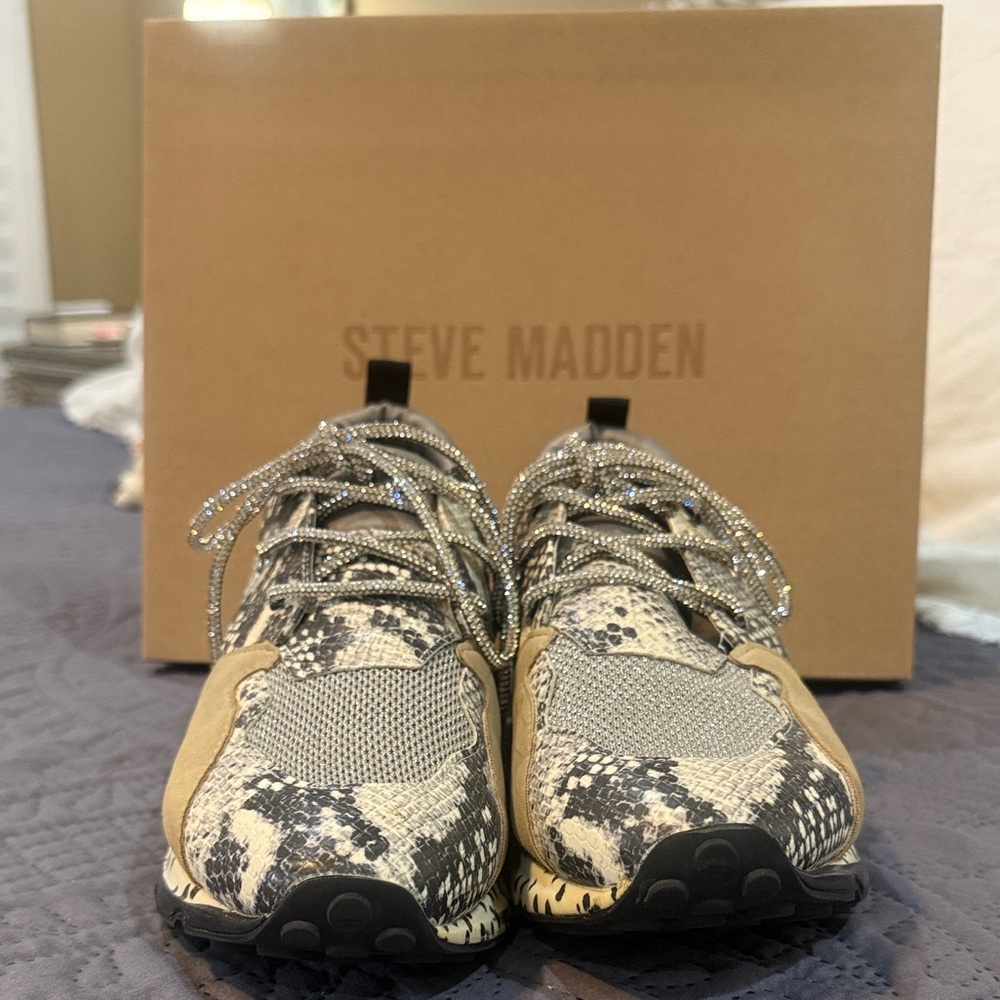 Steve Madden Cliff Natural Snake Sneakers Sz 9